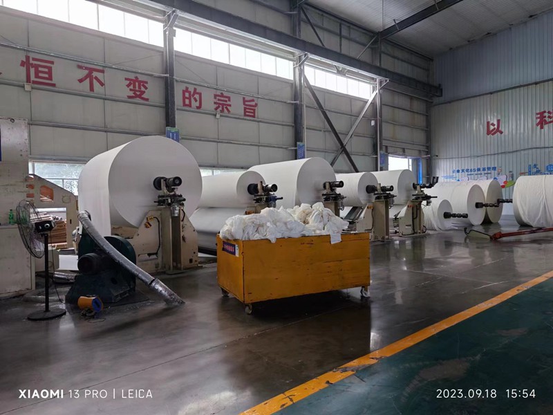 Trägergewebe für Erwachsenenwindeln